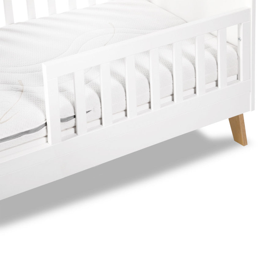 Babybett 120x60 mit 3-fach höhenverstellbarer Basis & Lattenrost