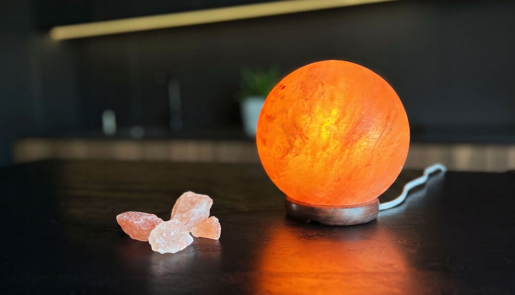 Salzlampe Kugel Luna – Himalaya Salz warmes Licht