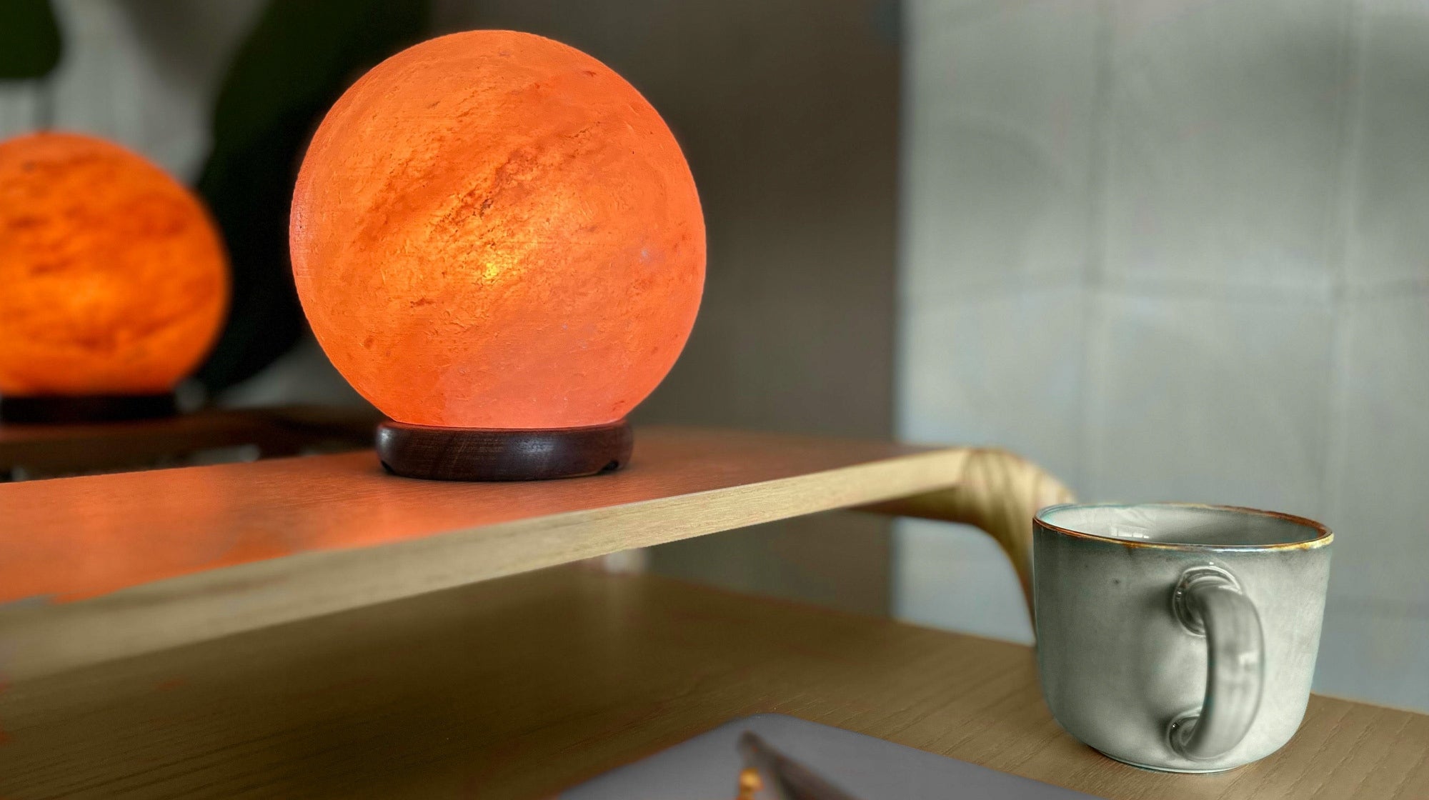 Salzlampe Kugel Luna – Himalaya Salz warmes Licht