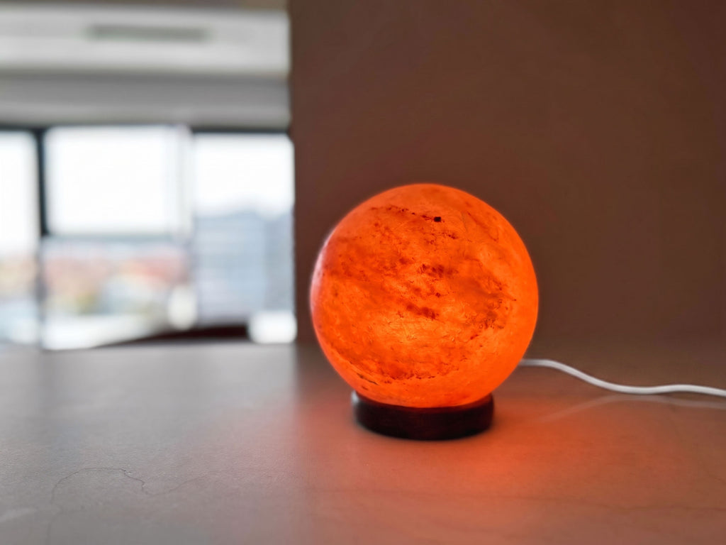 Salzlampe Kugel Luna – Himalaya Salz warmes Licht