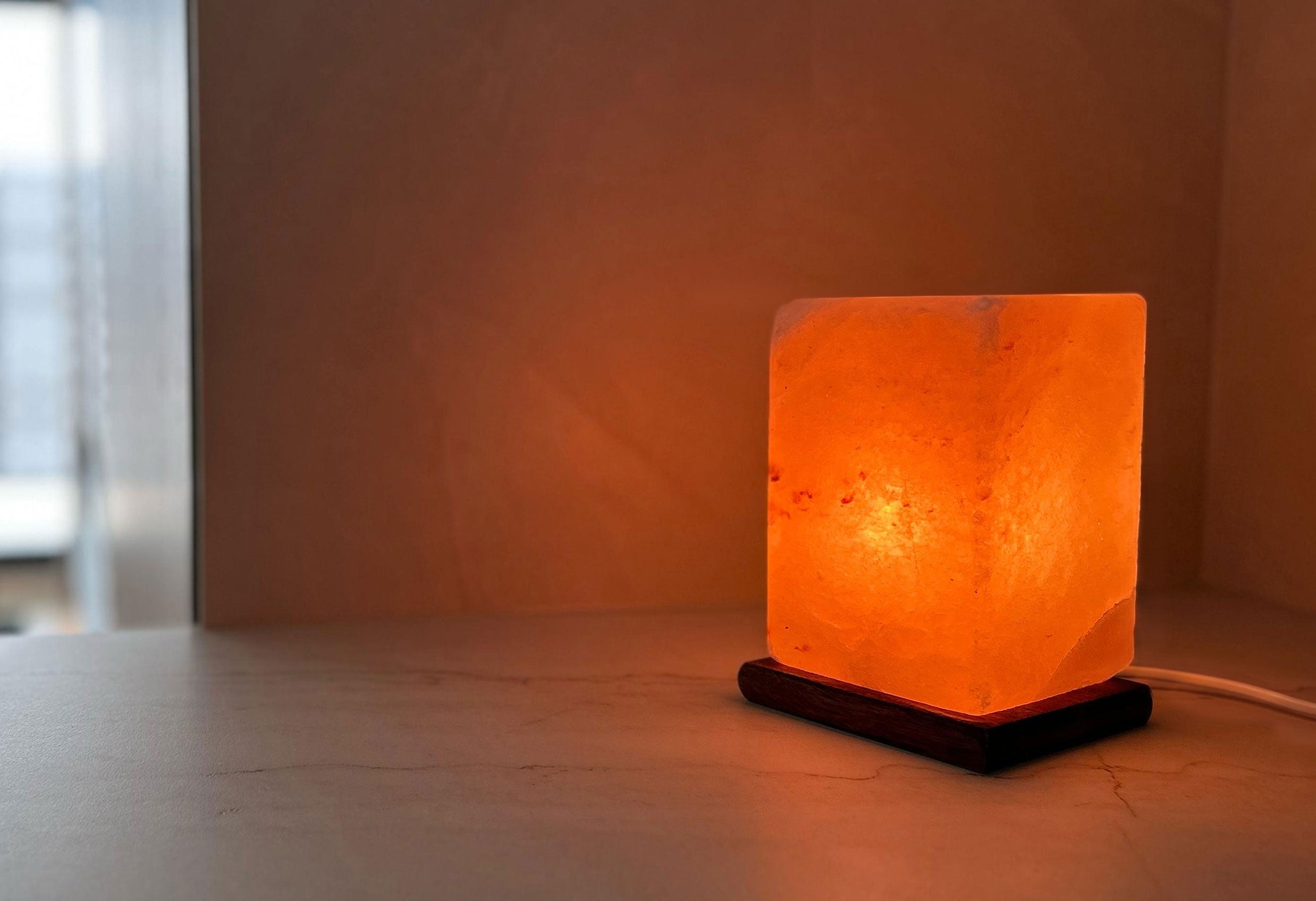 Helios Himalaya Salzlampe ca. 4 kg – Natürliche Kristalllampe mit warmem Ambiente